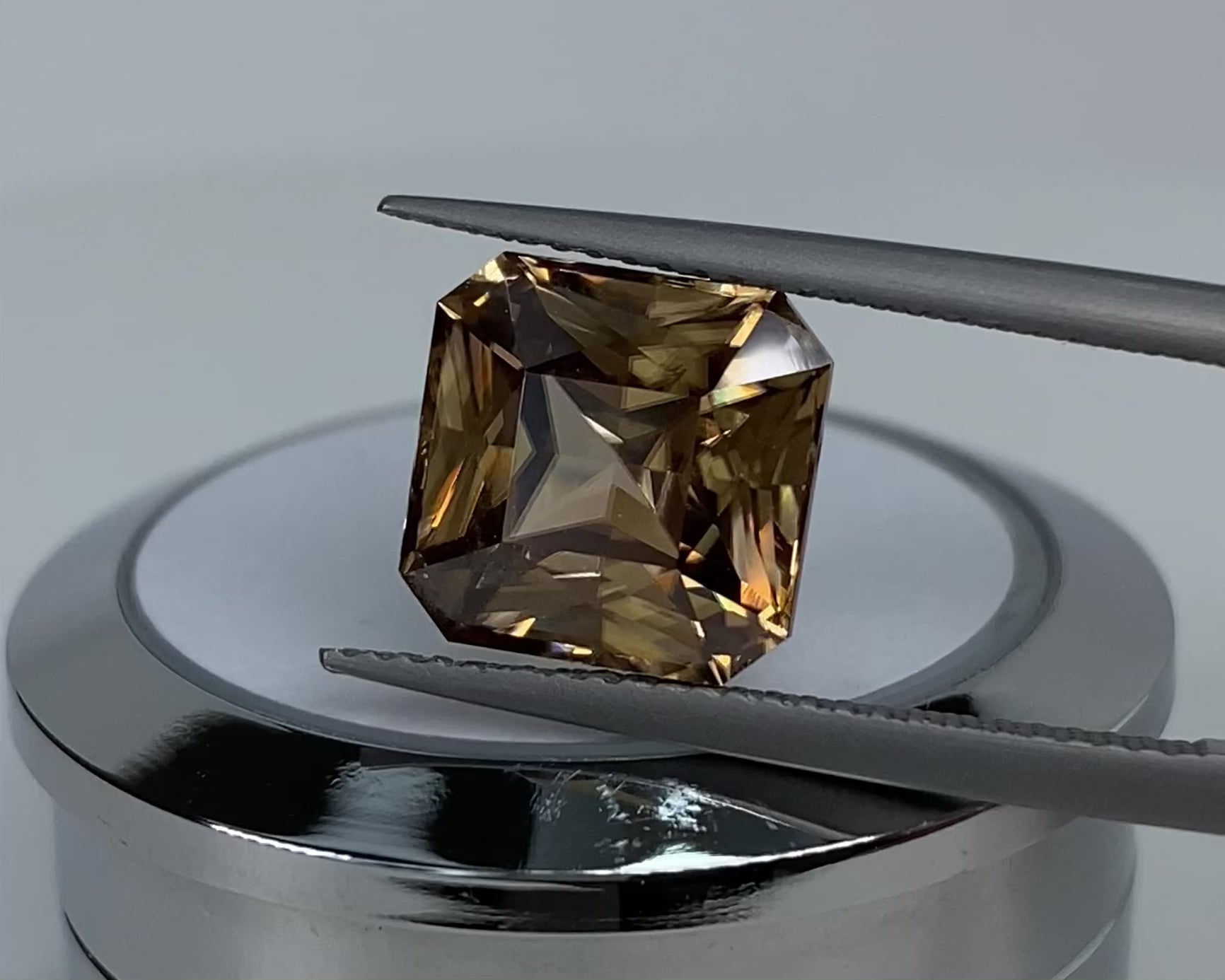 7.53ct Peach Zircon